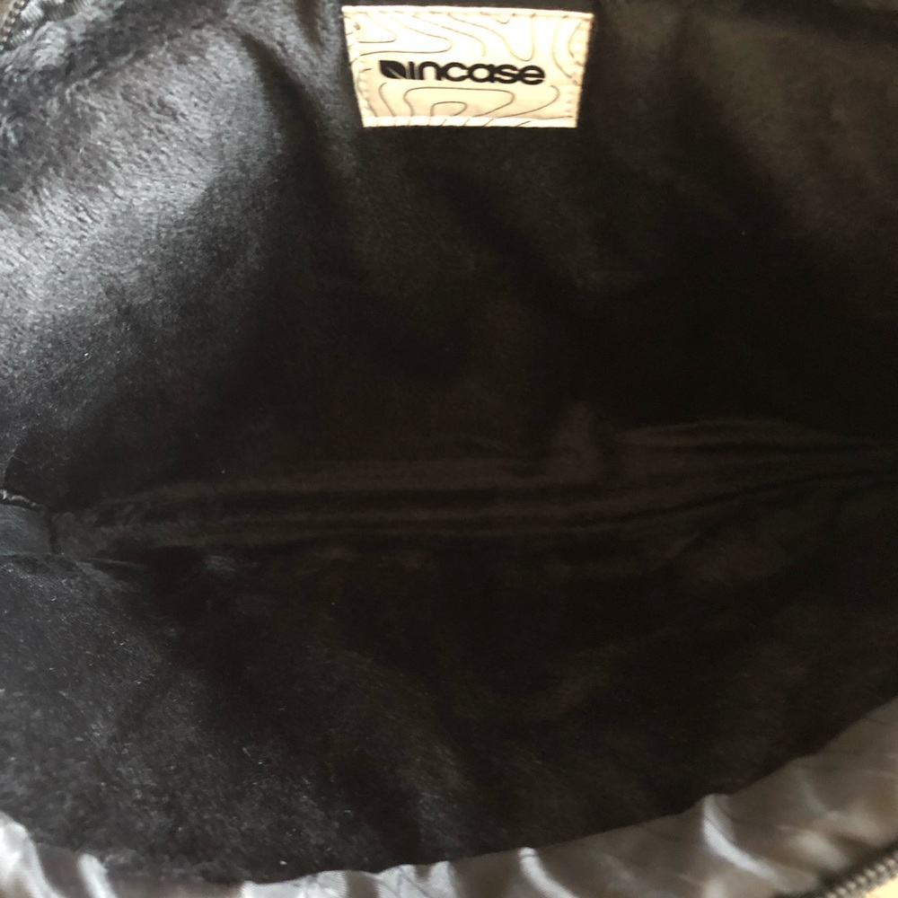 Incase laptop bag - Picture 4 of 4